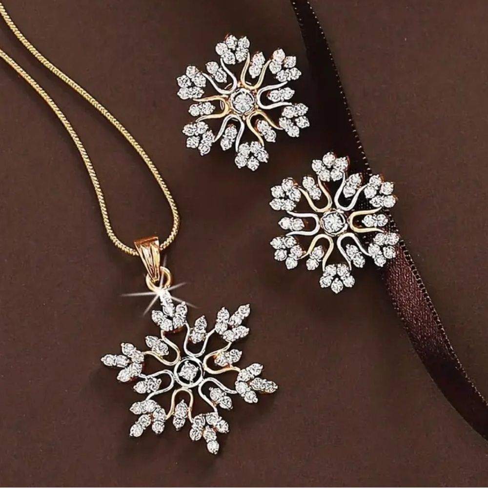 Sparkling Sapphire Gold 18k plated Snowflake Jewelry Set Necklace & Earrings